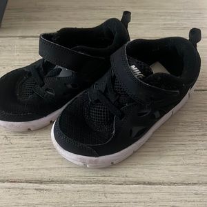 Toddler Nike sneakers 8c